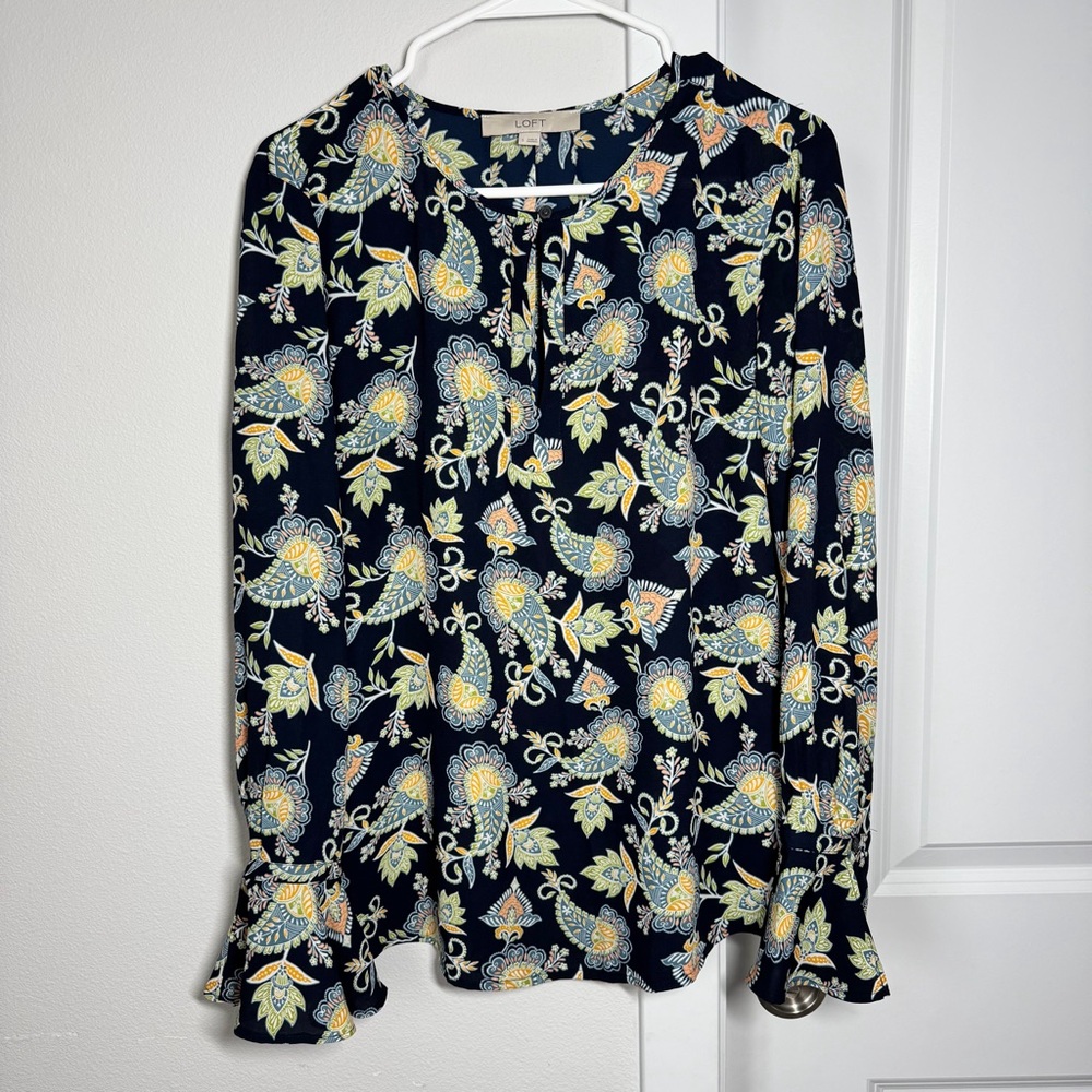 LOFT Blouse Size Small Navy Blue Paisley Bell Sleeve Office Business Casual - Picture 3 of 10